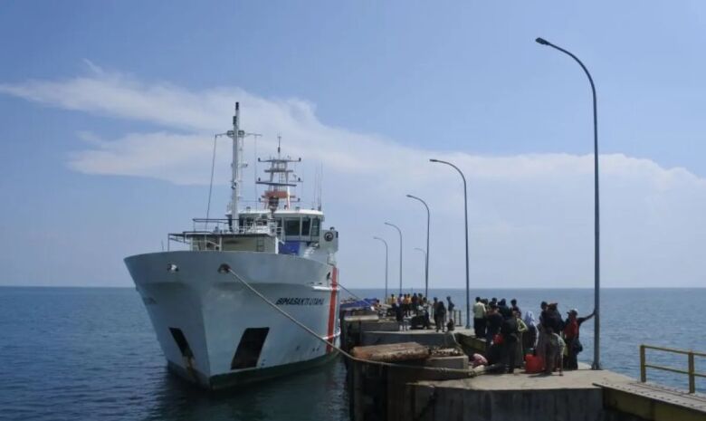 Kapal navigasi Kemenhub yang dikirim untuk angkut pemudik kepulauan di Sumenep.