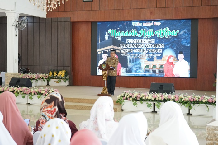 Sekda Asahan memberi arahan dan bimbingan kepada calon jemaah haji. (Sumberfoto Diskominfo)