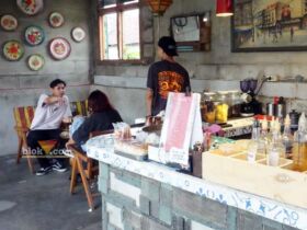 Suasana di Toko Kopi Abah 2 cabang Karya Timur (ovan/blok-a.com)