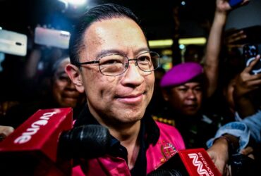 Penetapan Tom Lembong sebagai tersangka kasus impor gula kristal putih di Kementerian Perdagangan (ANTARA FOTO/Rivan Awal Lingga)