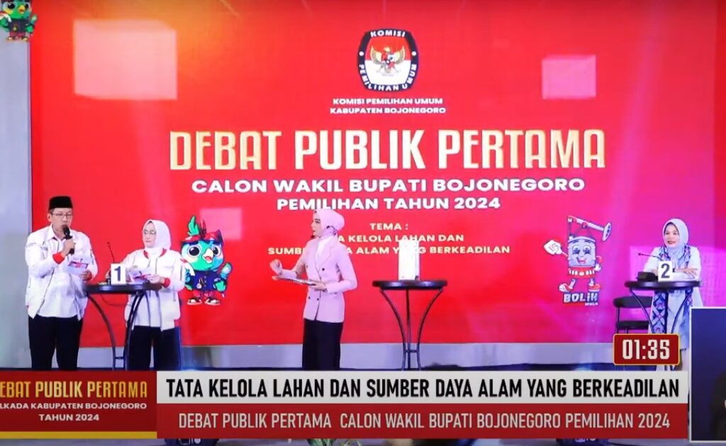 Cabup Bojonegoro nomor urut 1, Teguh Haryono melanjutkan pidato meski telah diinterupsi panelis.