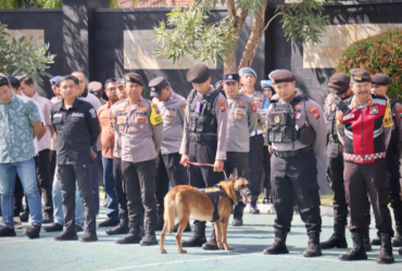 Caption : Menjelang pelantikan Presiden dan Wakil Presiden Republik Indonesia terpilih, Prabowo Subianto dan Gibran Rakabuming Raka, Polresta Banyuwangi gelar Apel Siaga, Minggu (20/10/2024)(blok-a.com/Kuryanto).