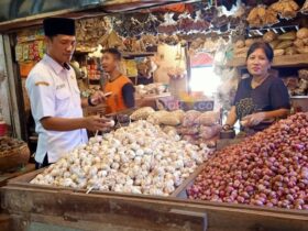 Harga bapokting di Pasda Kabupaten Banyuwangi relatif normal, Rabu (30/10/2024).(blok-a.com/Kuryanto)