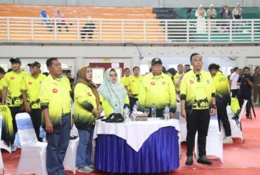 Bu Min melepas kontingen atlet pelajar Gresik di WEP, Rabu (30/10/2024).