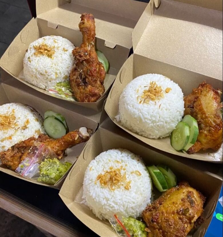 Menu ayam goreng wangi Mbok Ti.(dok. Instagram @ayamwangi.mbokti)