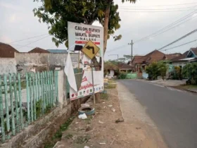 Kerusakan APK milik Paslon SaLaf di salah satu titik di Kabupaten Malang (tim pemenangan Paslon SaLaf)