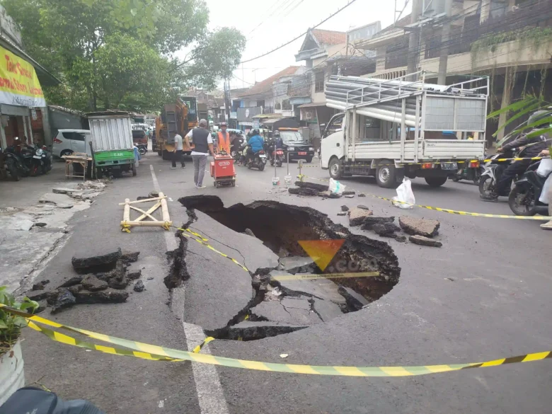Aspal Ambles Di Jalan Muharto (blok-a.com / Yogga Ardiawan)