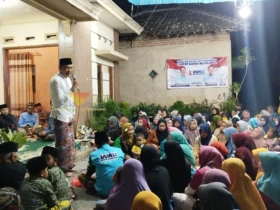 Wahyu Hidayat saat menyapa masyarakat Dukuh Mbaran, Kecamatan Kedungkandang (blok-a.com / Yogga Ardiawan)