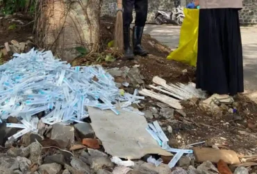 Sampah medis berceceran di kawasan Tidar (blok-a.com / Yogga Ardiawan)