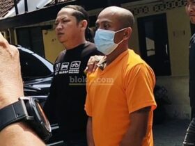 Pelaku penganiayaan yang berhasil diamankan polisi.(blok-a.com/Syahrul Wijaya)