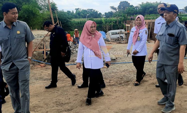 Komisi III DPRD Kota Blitar melakukan sidak ke lokasi proyek strategis Kota Blitar. (blok-a.com/Fajar)