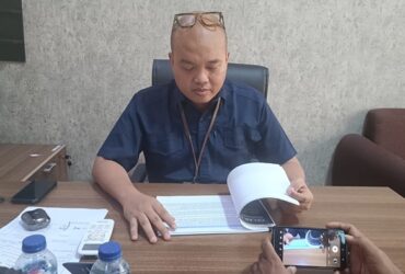 Kasi Pidsus Kejari Kabupaten Mojokerto Rizky Raditya Eka Putra saat di ruangannya.(blok-a.com/Syahrul Wijaya)