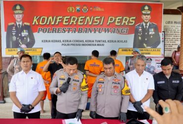 Kapolresta Banyuwangi, Kombes Pol Rama, saat press release pengungkapan kasus narkotika yang terjadi di wilayah hukumnya di halaman Mapolresta, Senin (21/10/2024).(blok-a.com/Kuryanto)