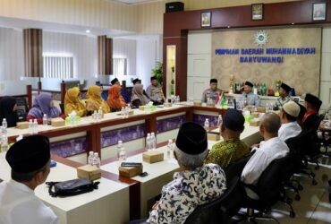 Kapolresta Banyuwangi, Kombes Pol rama Samtama Putra bersama jajaranya saat silaturahmi dengan Pimpinan Daerah Muhammadiyah Kabupaten Banyuwangi, Kamis (24/10/2024).