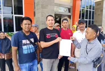 Para korban arisan bodong di Sidayu Gresik melaporkan pelaku ke Polres Gresik.