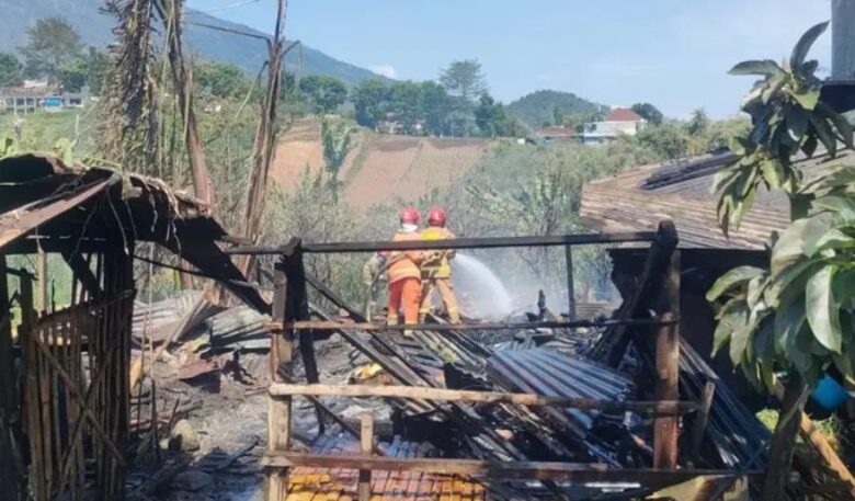 15 Kambing Ikut Hangus dalam Kebakaran Kandang di Kota Batu