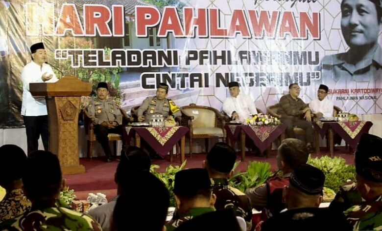 Pjs. Bupati Blitar, Dr. Ir. Jumadi, M.MT menghadiri acara dzikir dan doa bersama di rumah Pahlawan Nasional Sukarni Kartodiwirjo di Kelurahan Sumberdiren, Kecamatan Garum, Kabupaten Blitar. (blok-a.com/Fajar)
