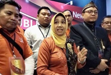 Teks: Paslon 02 Ita-Sandi saat wawancara dengan media.(blok-a.com/Syahrul Wijaya)