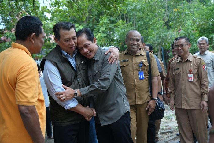 Kedatangan Kepala BPLH, Hanif Faisol Nurofiq disambut Pj Sekda Pemkab Bojonegoro, Joko Lukito.