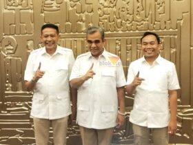 Paslon WALI bersama Sekjen DPP Partai Gerindra, Ahmad Muzani (blok-a.com / Yogga Ardiawan)
