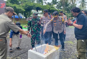Jelang hari pencoblosan, Komisi Pemilihan Umum (KPU) Kabupaten Malang melakukan pemusanahan ribuan surat suara Pilkada 2024,