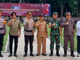Apel Pergeseran Pasukan Pengamanan Tempat Pemungutan Suara (TPS) di Alun-Alun Bojonegoro, Selasa (26/11/2024).
