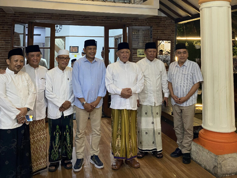 Ketua PWNU Jawa Timur Gus Kikin Beri Restu Wahyu Hidayat
