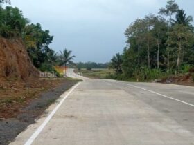 Proyek pelebaran Jalan Lingkar Barat (JLB), Rabu (20/11/2024).(blok-a.com/Kuryanto)