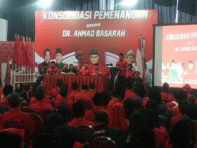 Legislator RI sekaligus tokoh senior PDIP, Ahmad Basarah turun gunung untuk Pilgub Jatim dan Pilwali Malang. Dia meminta