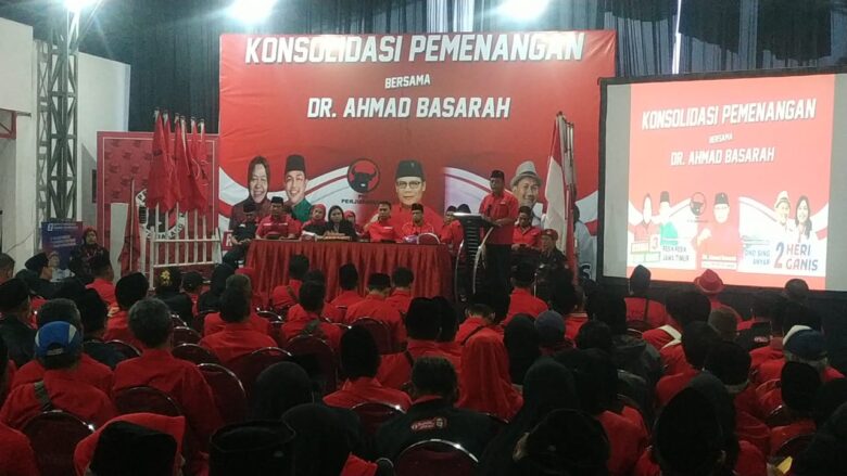Legislator RI sekaligus tokoh senior PDIP, Ahmad Basarah turun gunung untuk Pilgub Jatim dan Pilwali Malang. Dia meminta