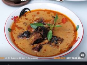 Menu bebek kuah asap di Warung Bebek Gong Sambel Edan Kota Malang (dok. Instagram @bebekgongsambeledan)