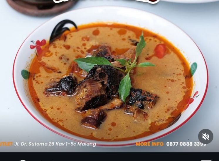 Menu bebek kuah asap di Warung Bebek Gong Sambel Edan Kota Malang (dok. Instagram @bebekgongsambeledan)