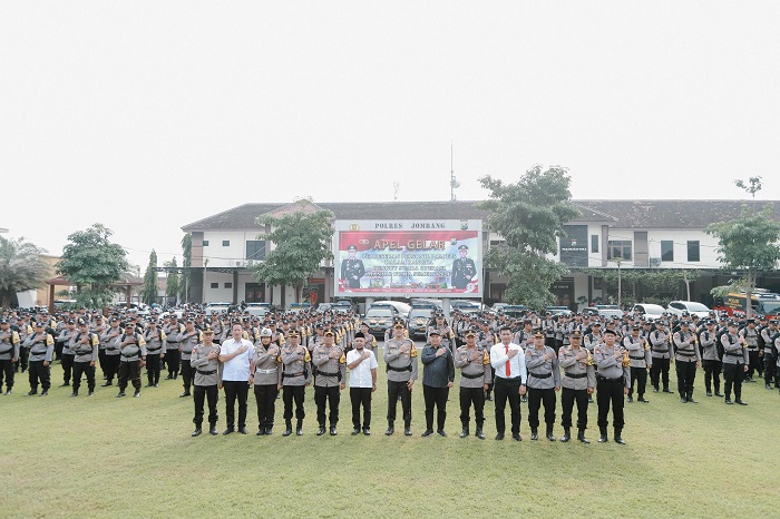 Kapolres Jombang pimpin apel persiapan pengamanan TPS.(blok-a.com/Syahrul Wijaya)