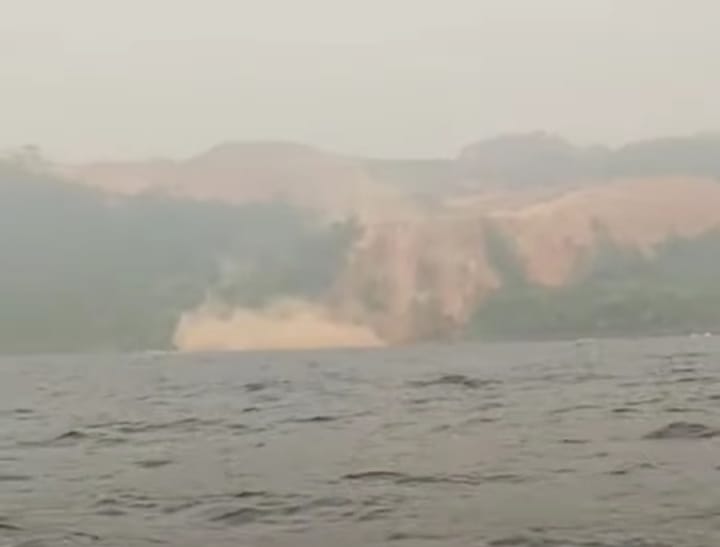 Tangkapan layar video viral dampak blasting atau peledakan di tambang emas Gunung Tumpang Pitu, Kecamatan Pesanggaran, Senin (25/11/2024).