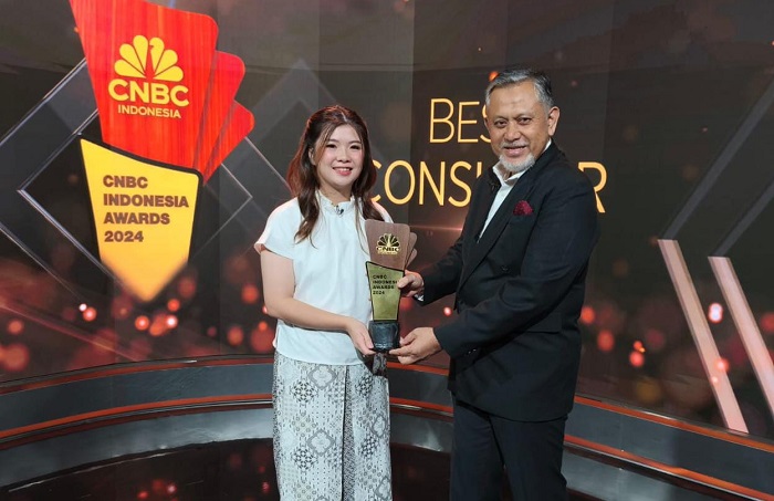 Direktur PT Sun Paper Source Jovita Christin Wijaya saat menerima penghargaan di studio CNBC Indonesia.(dokumen PT Sun Paper Source)