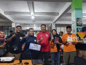 Semangat Nobar Timnas Bersama Wahyu Hidayat, Bagi Hadiah-Makan Enak