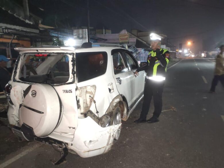 Kecelakaan Tunggal di Gondanglegi, Mobil Lepas Kendali Hingga Terbalik Sebabkan Satu Tewas