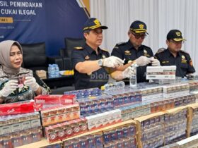 Barang bukti rokok dan miras ilegal yang akan dimusnahkan di tempat pengolahan limbah PT. PRIA.(blok-a.com/Syahrul Wijaya)