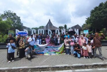 Perangkat desa Imaan termasuk BPD, LPMD, hingga RT dan RW belajar Pengelolaan Wisata Religi dan Budaya di Yogyakarta.