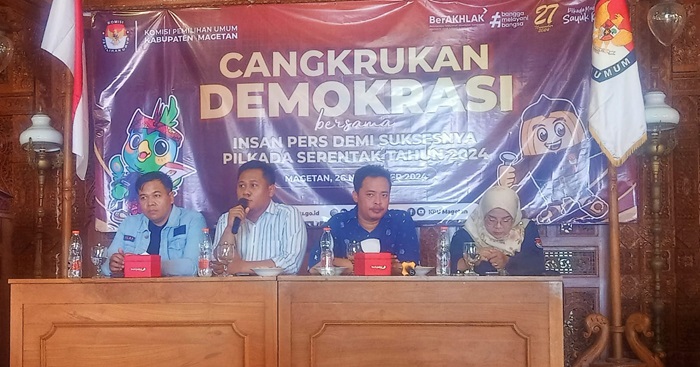 Penyampaian lomba KPU Magetan saat cangkrukan demokrasi di RM Harmadha Joglo, Selasa (26/11/2024).