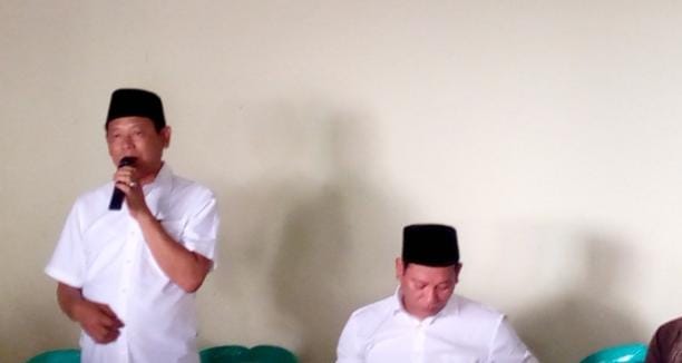 Cabup Lamongan H. Abdul Gofur di Posko Pemenangan Relawan Sekaran.