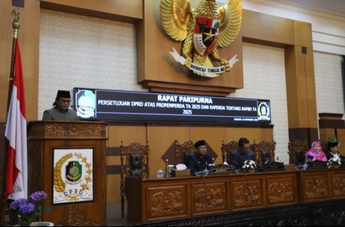 DPRD Banyuwangi menggelar rapat paripurna, Senin (11/11/2024).(blok-a.com/Kuryanto)