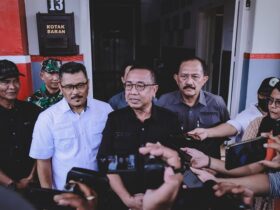Pj Sekda Jember diwawancarai awak media, Rabu (27/11/2024). (Diskominfo Jember untuk blok-a.com)