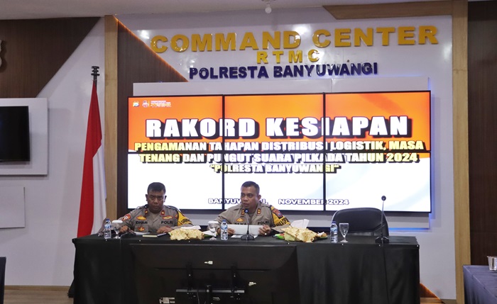 Polresta Banyuwangi saat gelar Rakor Kesiapan Pengamanan Tahapan Distribusi Logistik, Masa Tenang Dan Pungut Suara Pilkada 2024, Jumat (22/11/2024).(dok. Humas Polresta Banyuwangi)