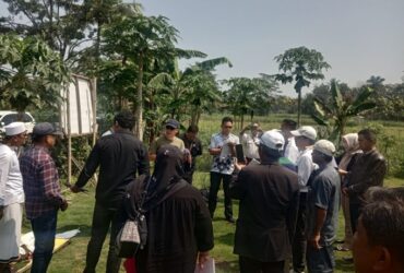 Pemeriksaan lokasi sengketa tanah di Dusun Renteng, Desa Tumpukrenteng, Kecamatan Turen, Kabupaten Malang, Jumat (15/11/2024).