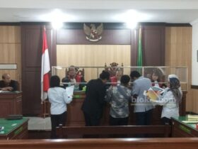 Sidang lanjutan gugatan perbuatan melawan hukum (PMH) antara penggugat H. Zainal Abidin pemilik SPBU di Golokan, Sidayu, Gresik melawan tergugat Pertamina Patra Niaga, Kamis (7/11/2024).(blok-a.com/ivan)