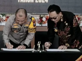 Pjs. Bupati Blitar Jumadi bersama Kapolres Blitar AKBP Wiwit Adisatria, menandatangani MoU untuk mendukung program ketahanan pangan nasional. (Foto : dokkominfo-kab.blitar)