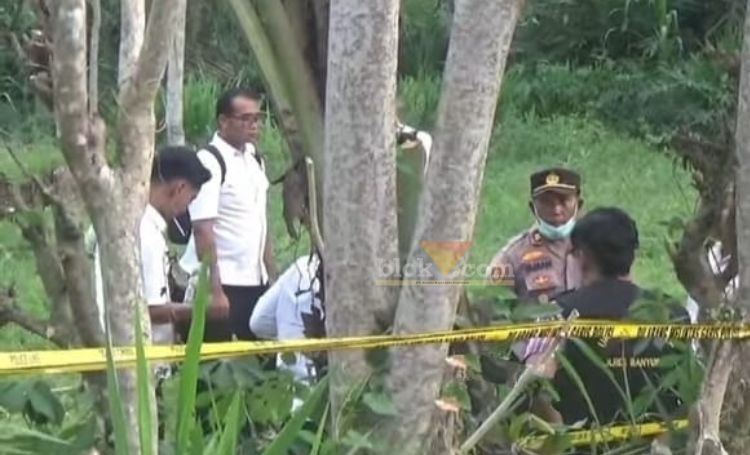 Penemuan mayat anak perempuan di Dusun Barurejo, Desa Kalibaru Manis, Kecamatan Kalibaru, Rabu (13/11/2024).(blok-a.com/Kuryanto)