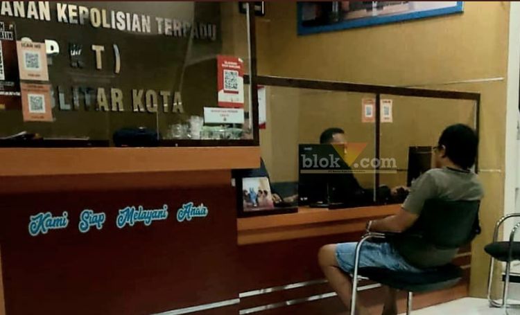 Prawoto Sadewo saat melapor di Polres Blitar Kota. (blok-a.com/Fajar)