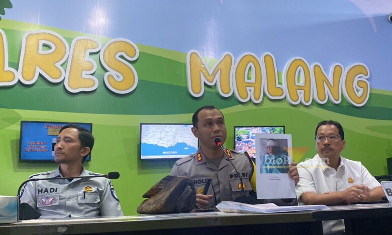 Tampang sopir truk Mitsubishi Tronton Box dengan nomor polisi S 9126 UU ditetapkan tersangka (blok-a.com/ Putu Ayu Pratama S)